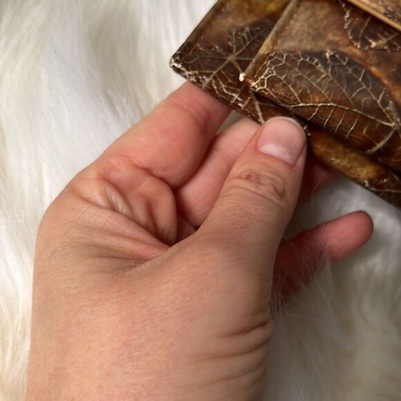 Cango and Ronaldo embossed leaf bag - Picture 12 of 12